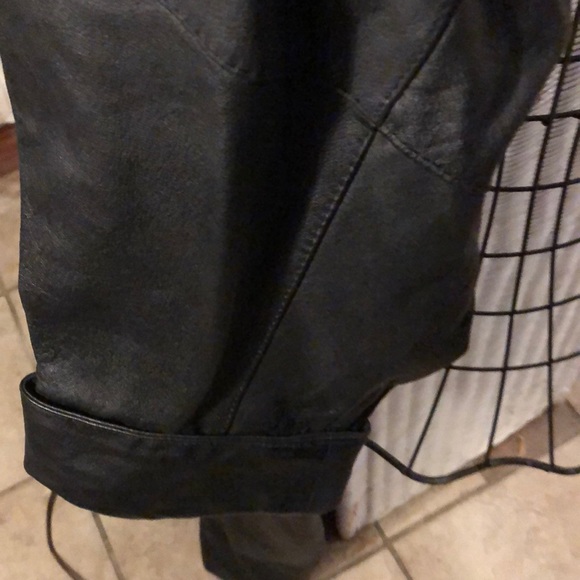 Vintage long leather coat. - Picture 9 of 9